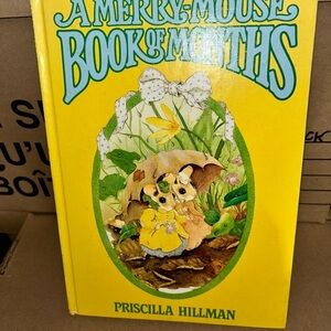 A Merry Mouse Book of Months by Priscilla Hillman. - like new